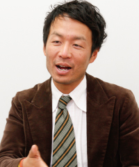 現編集長　坂野 雅